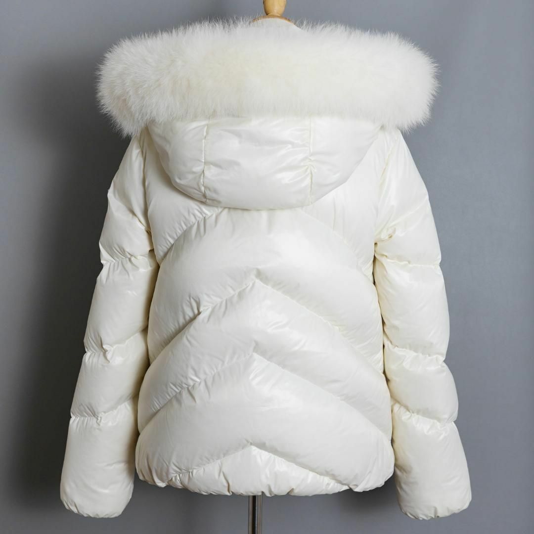 MONCLER(モンクレール)の美品 モンクレール ANGLAIS ファー付 14Aサイズ 白 国内正規品 レディースのジャケット/アウター(ダウンジャケット)の商品写真