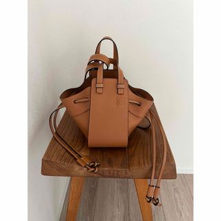 ロエベ(LOEWE)のLOEWE ロエベ ハンモックミニ ライトキャメル(ショルダーバッグ)