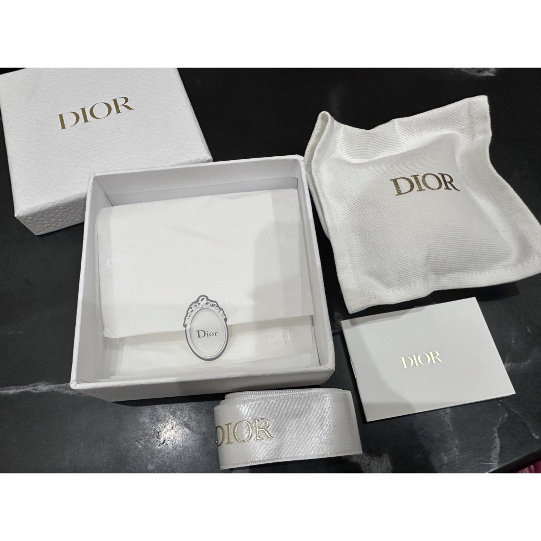 Dior(ディオール)のDIOR 空箱　ブレスレット レディースのバッグ(ショップ袋)の商品写真