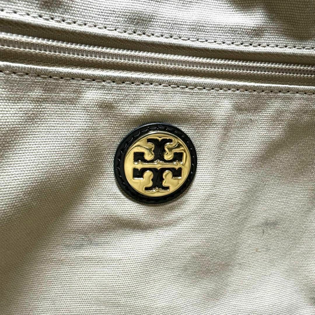 Tory Burch(トリーバーチ)のトリーバーチ　エラ　トートバッグ　ハンドバッグ　黒　肩掛け可能 レディースのバッグ(トートバッグ)の商品写真