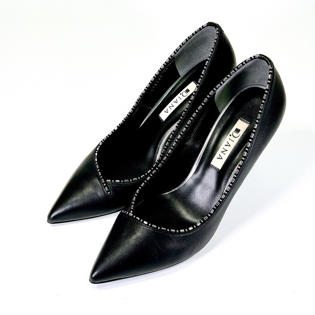 DIANA(ダイアナ)の【新品未使用】DIANA スタッズ ポインテッドトゥ パンプス 黒 24.0 レディースの靴/シューズ(ハイヒール/パンプス)の商品写真