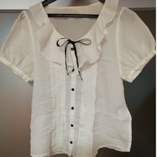 ページボーイ(PAGEBOY)のボウタイブラウス　pageboy　ホワイト　夏服(シャツ/ブラウス(半袖/袖なし))