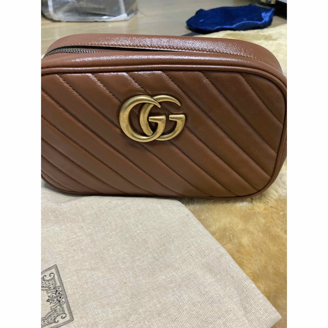 Gucci(グッチ)のGUCCI ショルダーバッグ GGマーモント ブラウン  レディースのバッグ(ショルダーバッグ)の商品写真