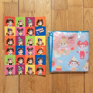 フジヤ(不二家)の新品　不二家　ペコちゃん　ノート　マイクロファイバーハンドタオル　2点セット(キャラクターグッズ)