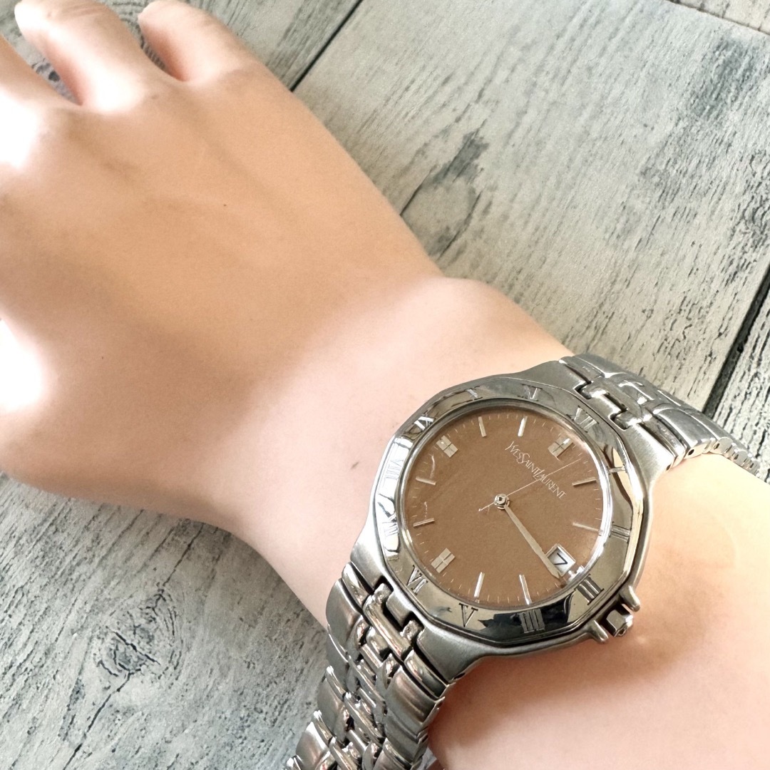Yves Saint Laurent(イヴサンローラン)の【希少】Yves Saint Laurent メンズ 腕時計 サーモンピンク メンズの時計(腕時計(アナログ))の商品写真