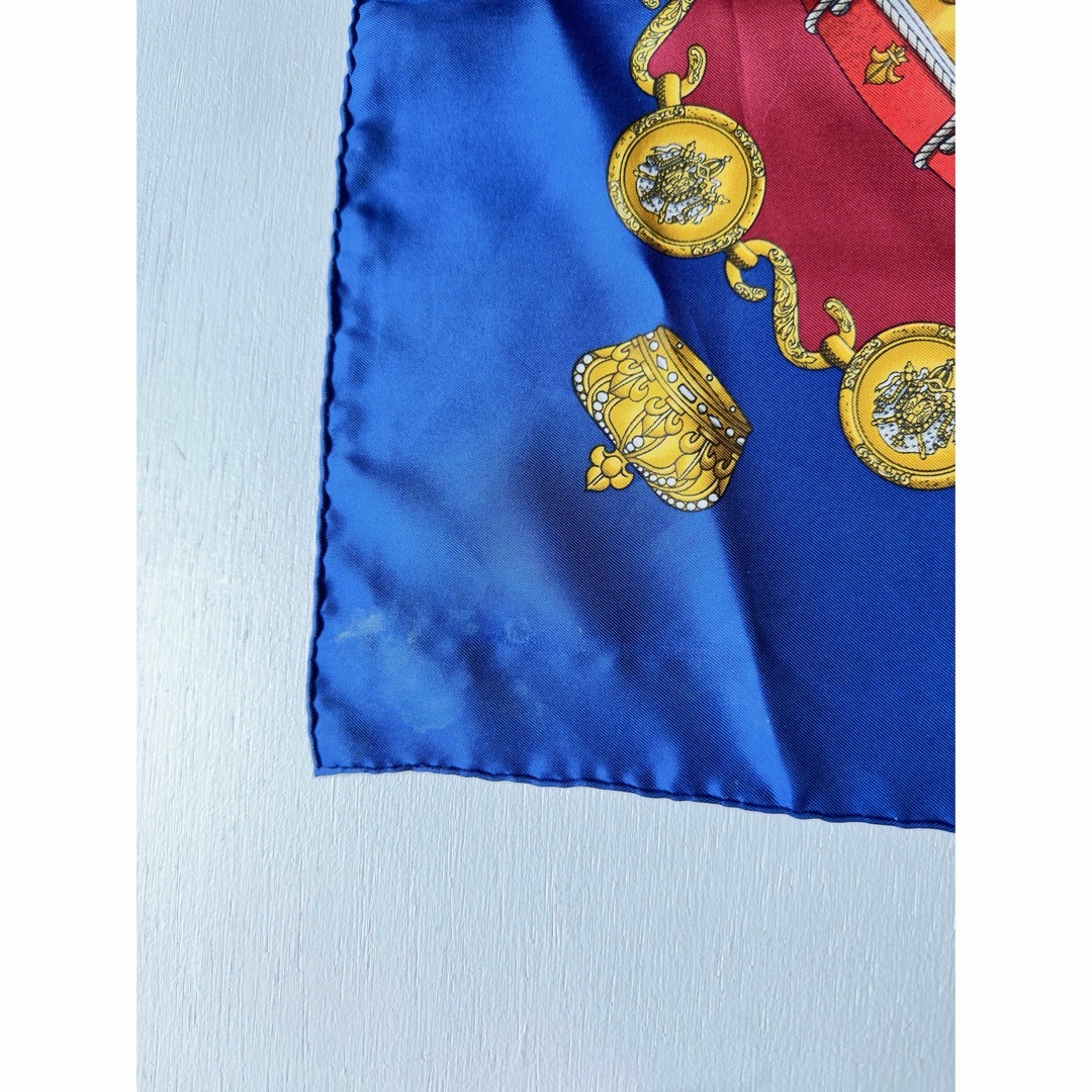 Hermes(エルメス)のエルメス HERMES タンブールの太鼓 カレ90 青 赤 レディースのファッション小物(バンダナ/スカーフ)の商品写真