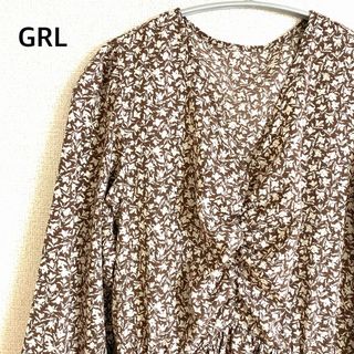 グレイル(GRL)の美品　GRL グレイル　ロングワンピース　ライトブラウン地　小百合柄　(ロングワンピース/マキシワンピース)