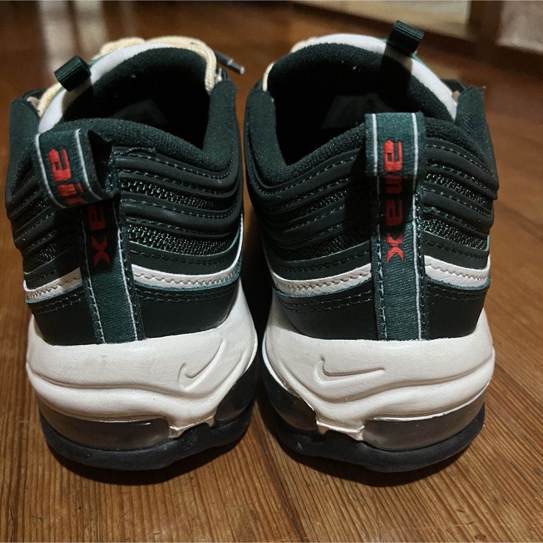 NIKE(ナイキ)のNIKE AIR MAX 97 SE グリーン  メンズの靴/シューズ(スニーカー)の商品写真