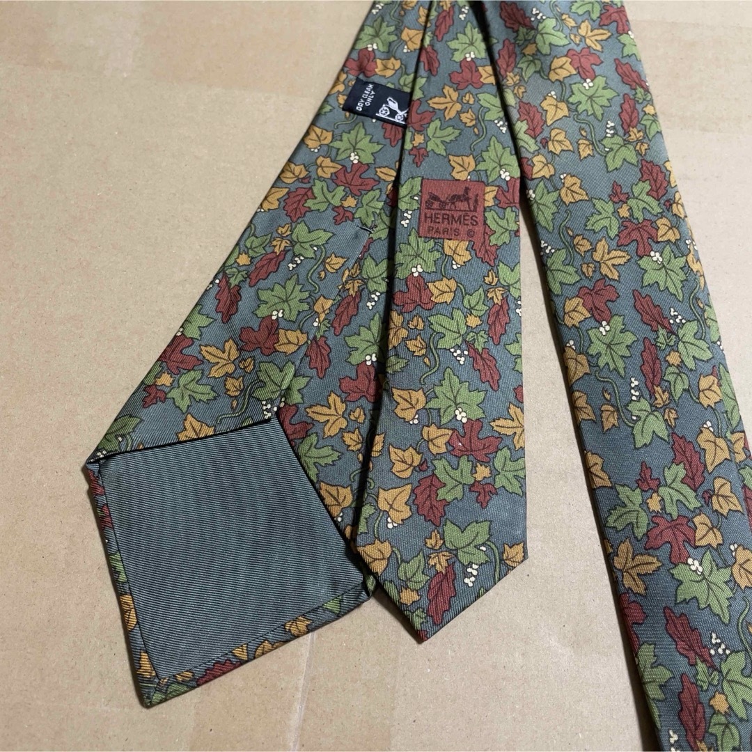 Hermes(エルメス)のHERMES エルメス ネクタイ100silk フランス製7406PAグリーン系 メンズのファッション小物(ネクタイ)の商品写真