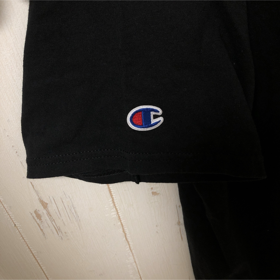 Champion(チャンピオン)のチャンピオン カレッジtシャツ クリストファーニューポート大学 半袖 黒 古着 メンズのトップス(Tシャツ/カットソー(半袖/袖なし))の商品写真