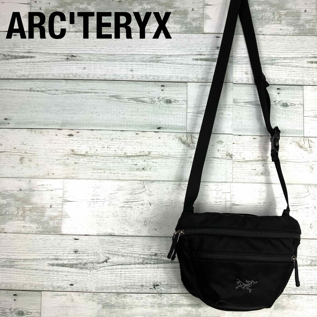 ARC'TERYX(アークテリクス)のARC'TERYX アークテリクス 刺繍 ブラック ショルダーバッグ メンズのバッグ(ショルダーバッグ)の商品写真