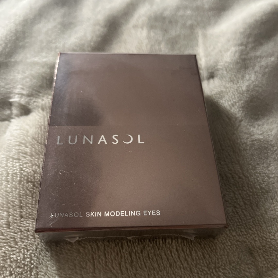 LUNASOL(ルナソル)のルナソル  スキンモデリングアイズ　ベージュベージュ コスメ/美容のベースメイク/化粧品(アイシャドウ)の商品写真