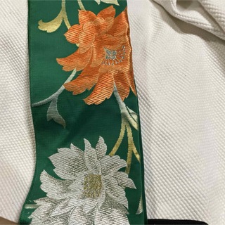 ニシジン(西陣)の☆正絹名古屋 白色た橙の大輪の花模様刺繍御祝い礼装帯 緑花柄帯(帯)