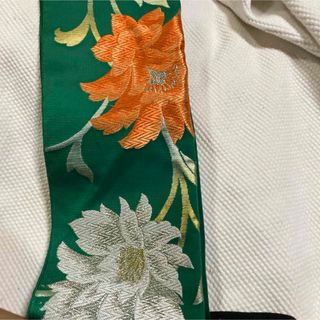 ニシジン(西陣)の☆正絹名古屋 白色た橙の大輪の花模様刺繍御祝い礼装帯 緑花柄帯(帯)