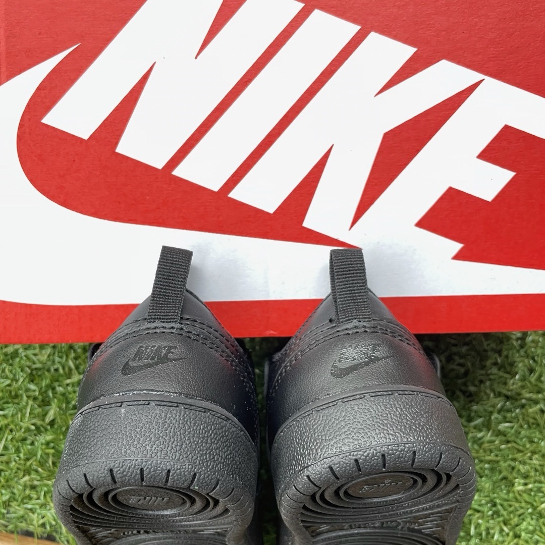 NIKE(ナイキ)の⭐️新品･未使用⭐️ NIKE ナイキ ベビースニーカー　保育園　靴　黒　キッズ キッズ/ベビー/マタニティのベビー靴/シューズ(~14cm)(スニーカー)の商品写真