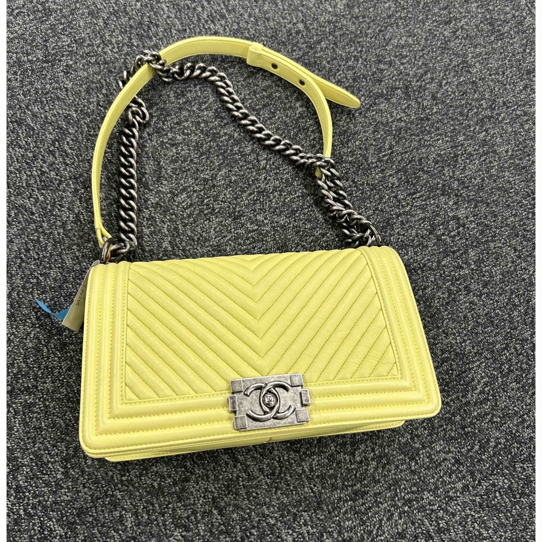 CHANEL(シャネル)のシャネル　レ　ボイ レディースのバッグ(ショルダーバッグ)の商品写真