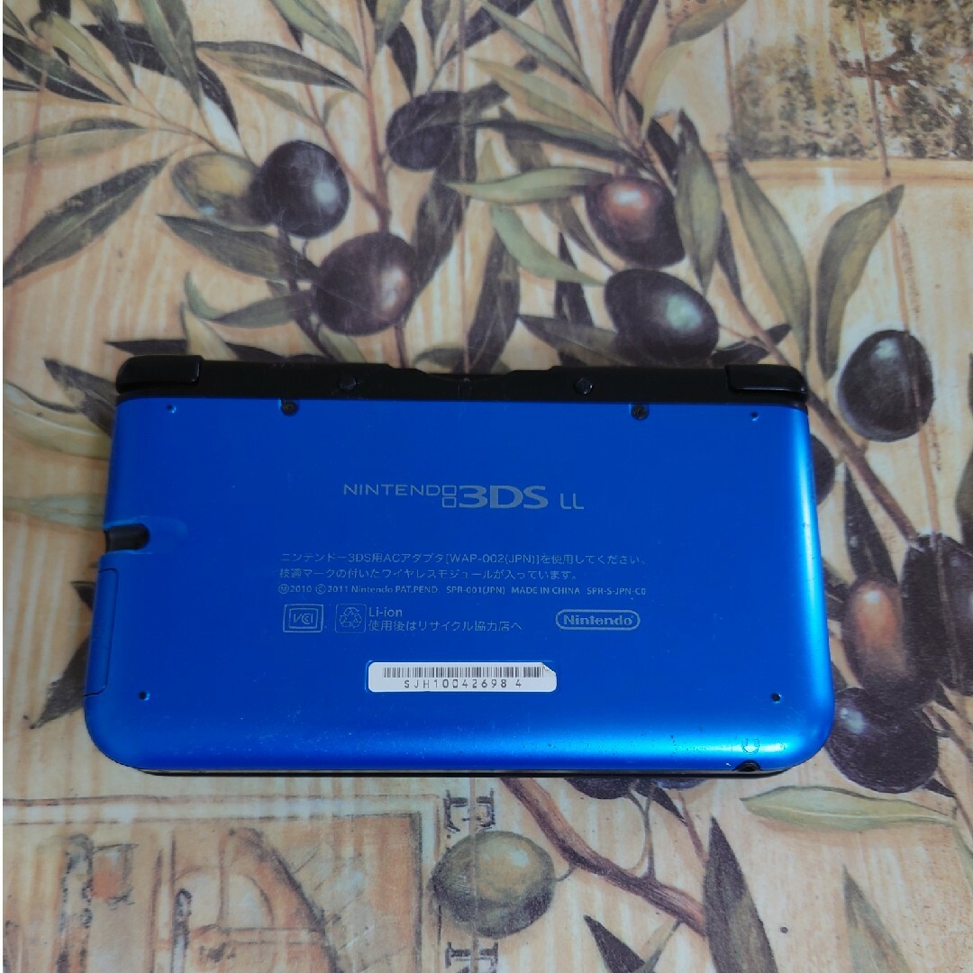 ニンテンドー3DS(ニンテンドー3DS)のニンテンドー3DS LL ブルー×ブラック液晶綺麗 エンタメ/ホビーのゲームソフト/ゲーム機本体(携帯用ゲーム機本体)の商品写真
