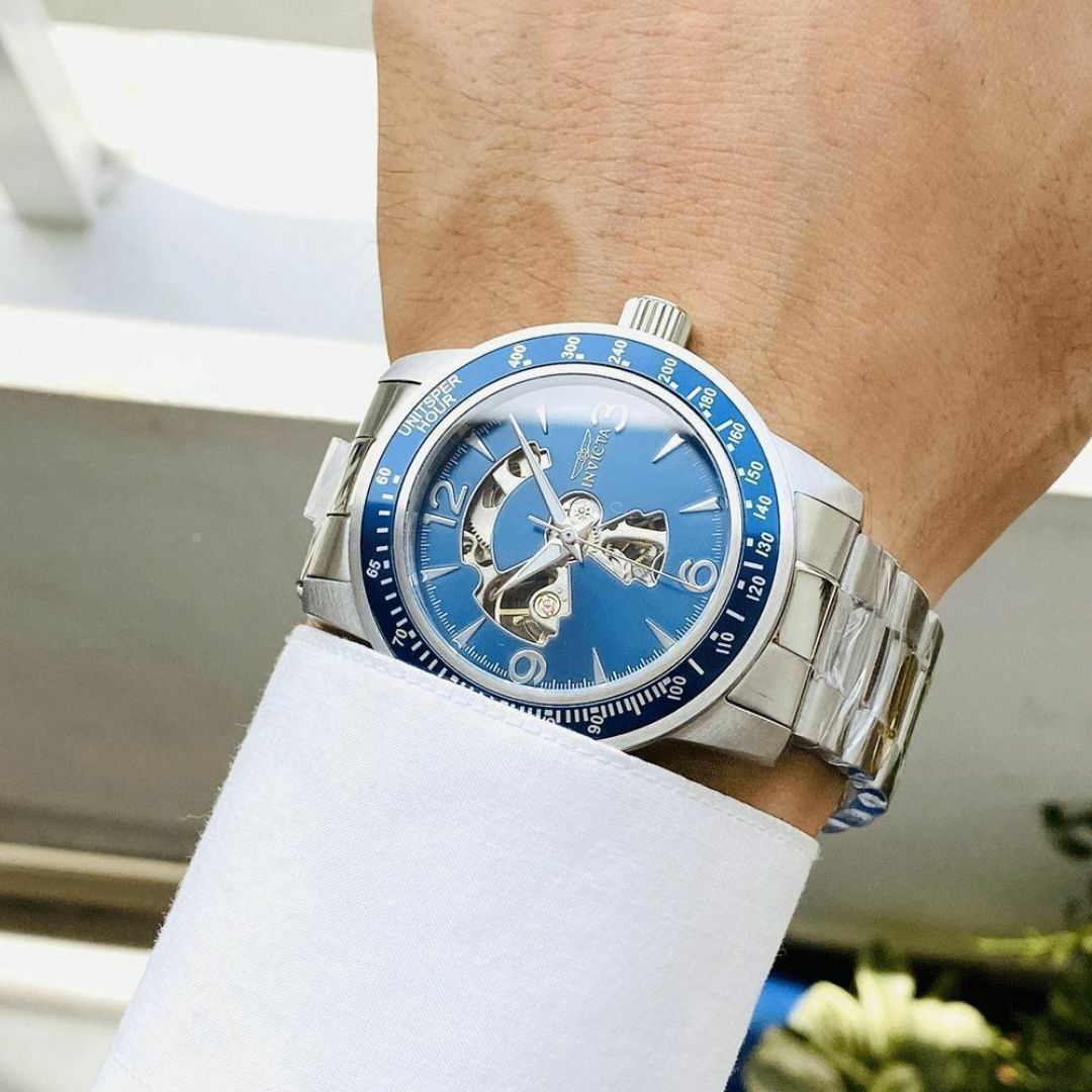 INVICTA(インビクタ)の定価8.8万円インビクタ メンズ腕時計 自動巻き スイス製 シルバー 青 新品 メンズの時計(腕時計(アナログ))の商品写真