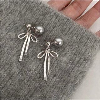 真珠 リボン ピアス ジュエリー  結婚式 キレイめ シンプル シルバー 韓国(ピアス)