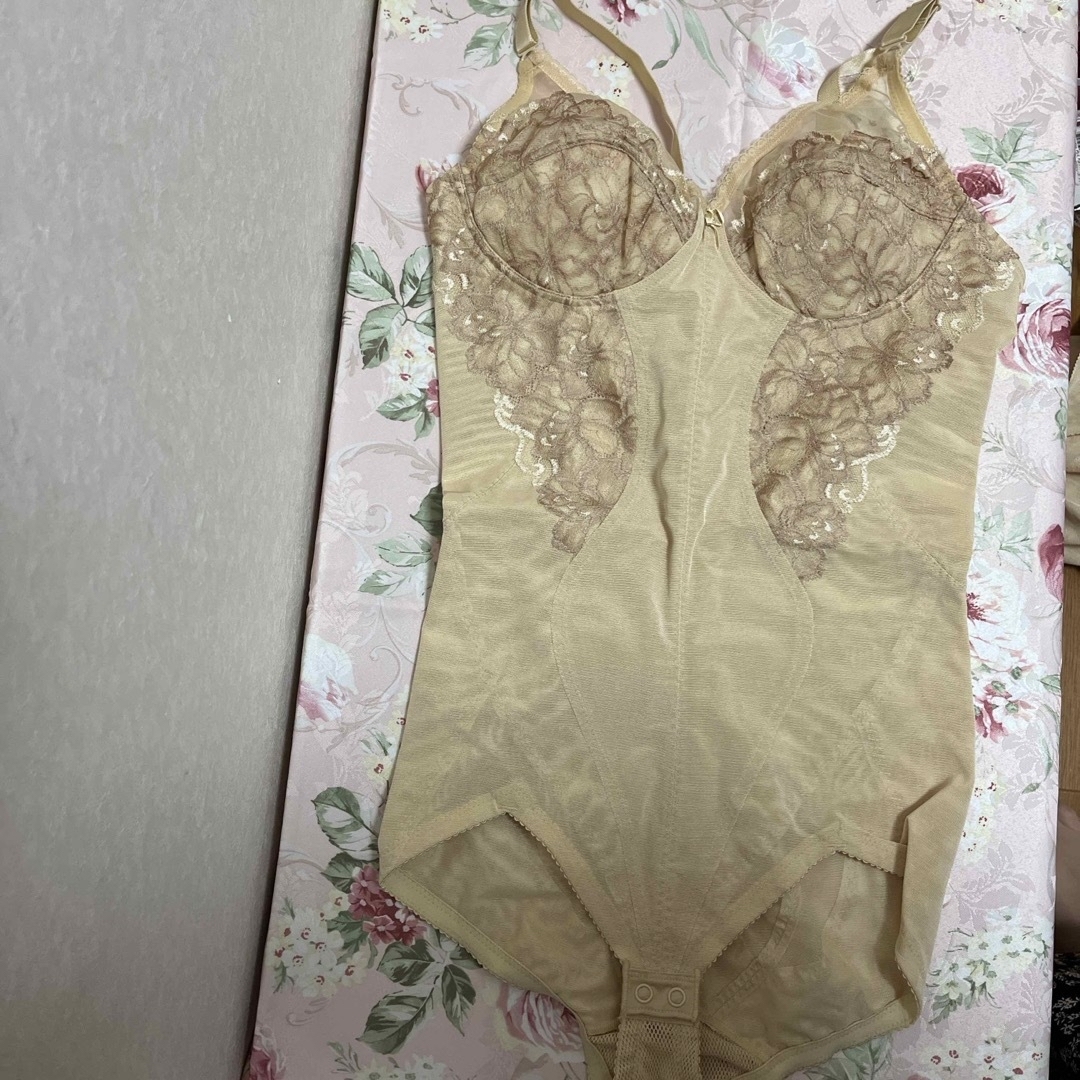 DIANA - 🎀専用🎀 ダイアナ ボディースーツ ガードル 2点 新品 DIANA - 🎀専用🎀 ダイアナ ボディースーツ ガードル 2点 新品