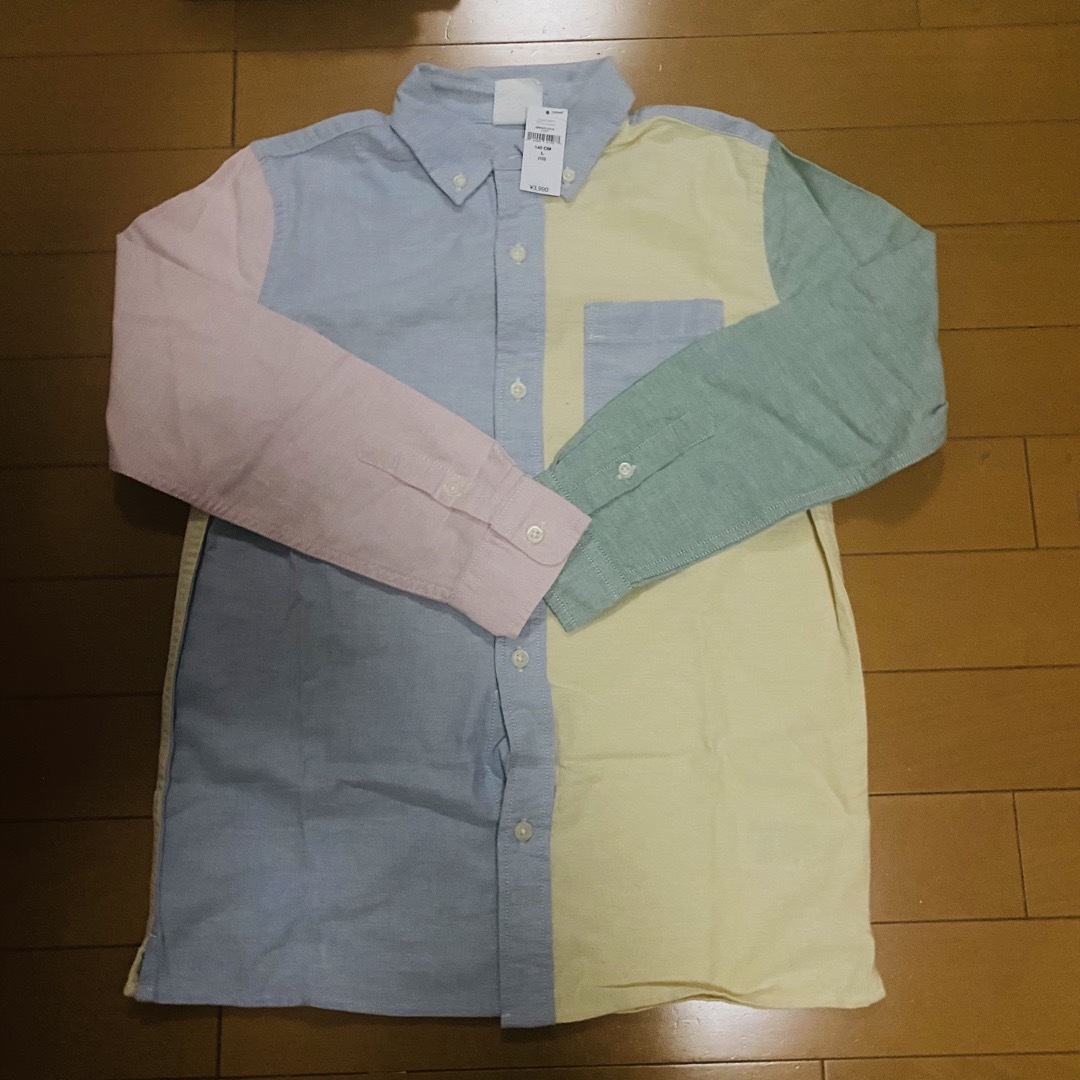 GAP Kids(ギャップキッズ)のGAP シャツ 新品未使用タグ付 キッズ/ベビー/マタニティのキッズ服男の子用(90cm~)(Tシャツ/カットソー)の商品写真