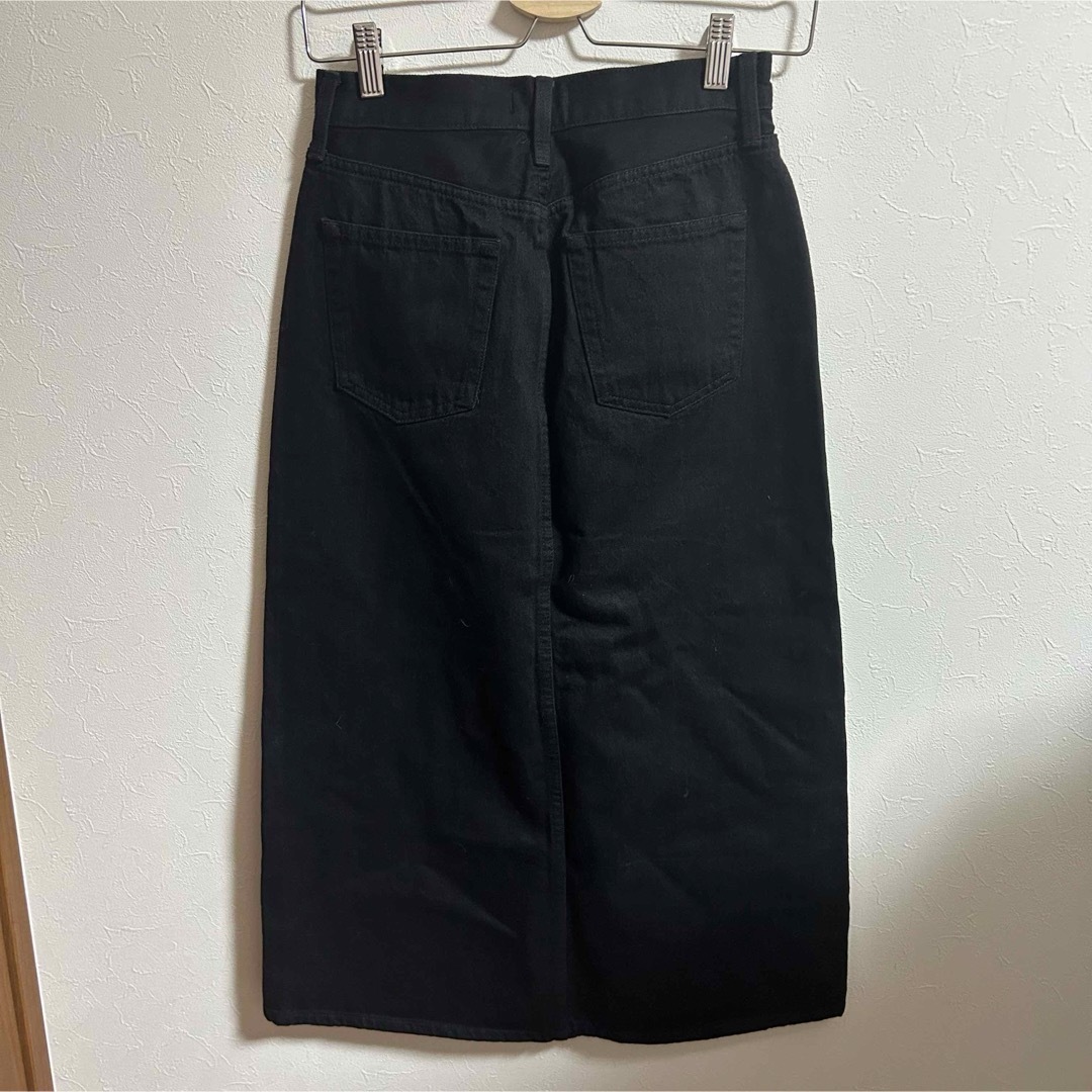 UNIQLO(ユニクロ)のUNIQLO デニムロングスカート　ブラック レディースのスカート(ロングスカート)の商品写真