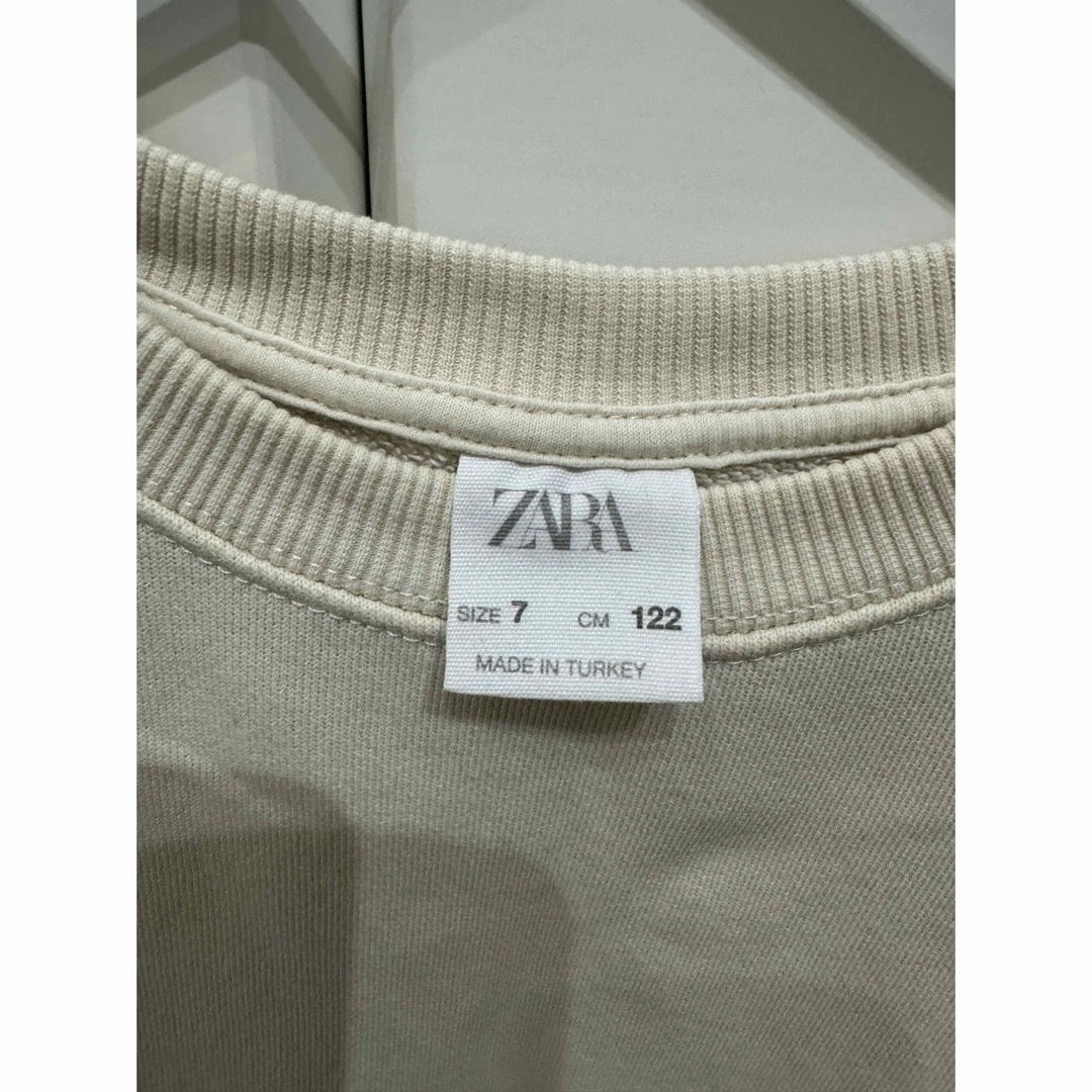 ZARA(ザラ)のzara  トレーナー　アイボリー　122cm キッズ/ベビー/マタニティのキッズ服男の子用(90cm~)(Tシャツ/カットソー)の商品写真