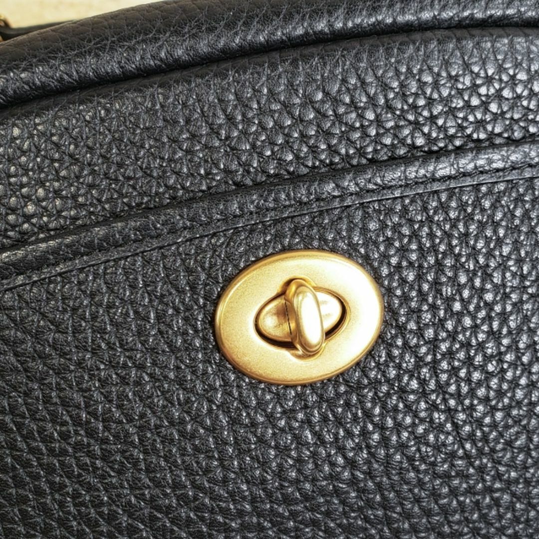 COACH - 美品 コーチ ☆ ターンロック カメラバッグ レザー ミニ COACH - 美品 コーチ ☆ ターンロック カメラバッグ レザー ミニ