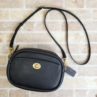 コーチ(COACH)の美品 コーチ ☆ ターンロック カメラバッグ レザー ミニ ショルダーバッグ 黒(ショルダーバッグ)