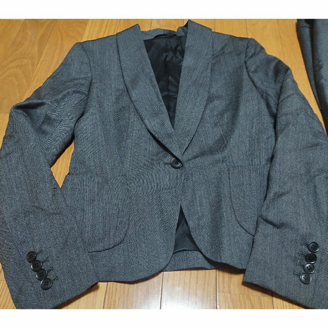THE SUIT COMPANY(スーツカンパニー)の38/M ザスーツカンパニー　パンツスーツ セットアップ　ダークグレー　 レディースのフォーマル/ドレス(スーツ)の商品写真