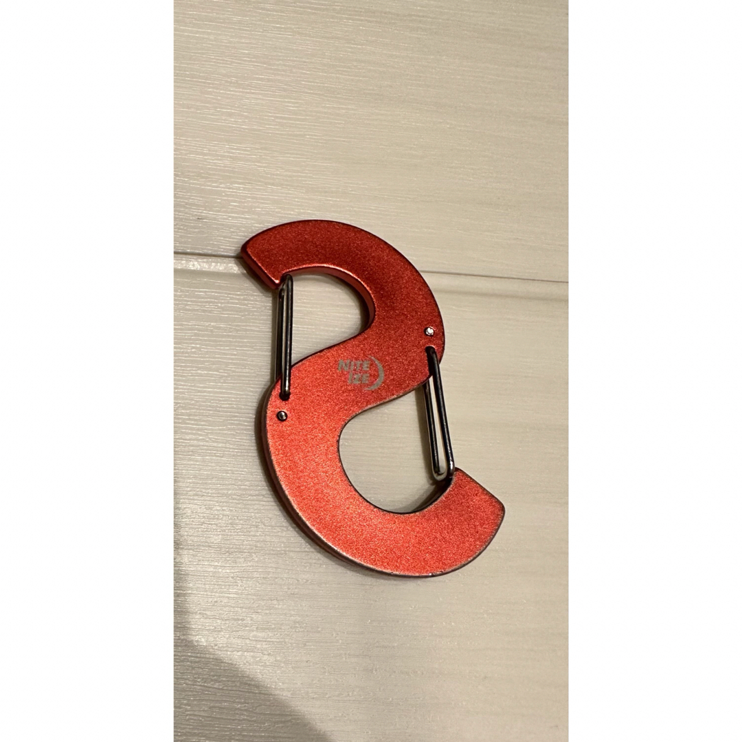 Supreme(シュプリーム)のsupreme シュプリーム　Nite Ize S Logo Keychain メンズのファッション小物(キーホルダー)の商品写真