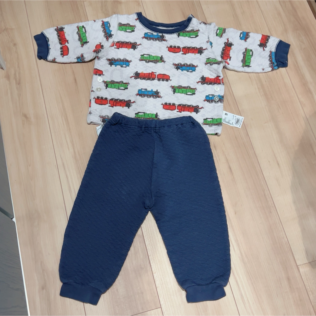 UNIQLO(ユニクロ)のユニクロ　パジャマ　トーマス キッズ/ベビー/マタニティのキッズ服男の子用(90cm~)(パジャマ)の商品写真