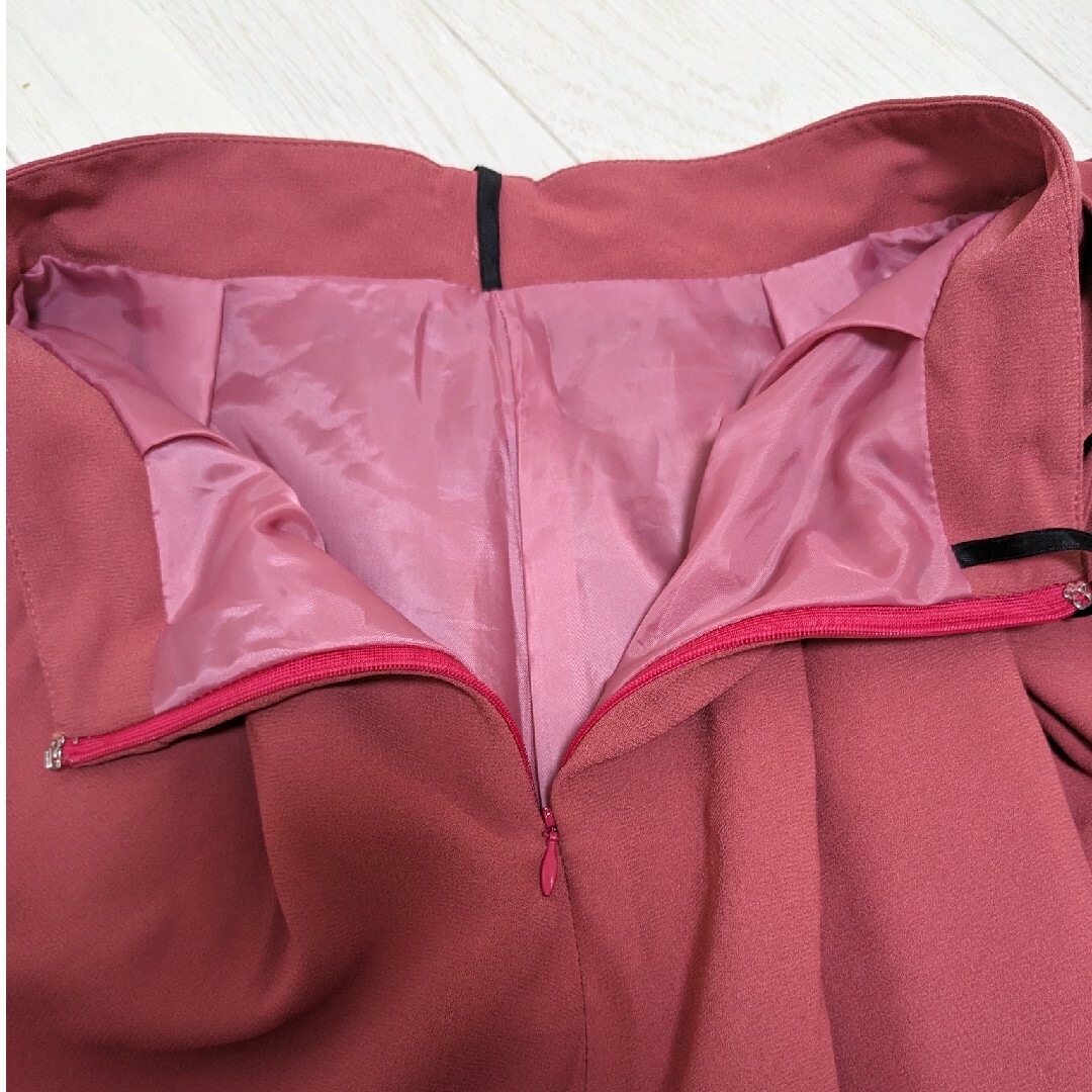 C.D.S BASIC(シーディーエスベーシック)のピンク×茶 プリーツスカート 裏地あり レディースのスカート(ひざ丈スカート)の商品写真
