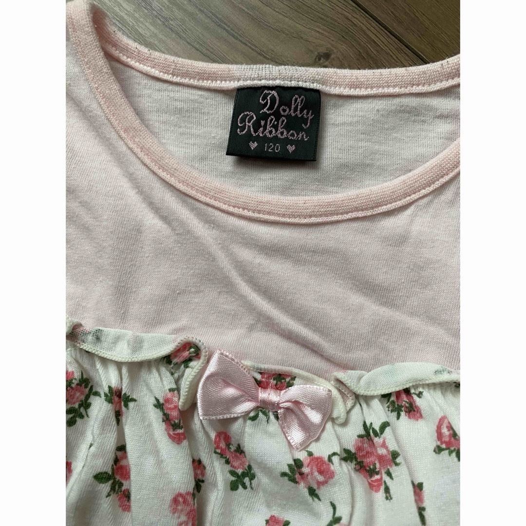 Dolly Ribbon 薄ピンク花柄トップス キッズ/ベビー/マタニティのキッズ服女の子用(90cm~)(Tシャツ/カットソー)の商品写真