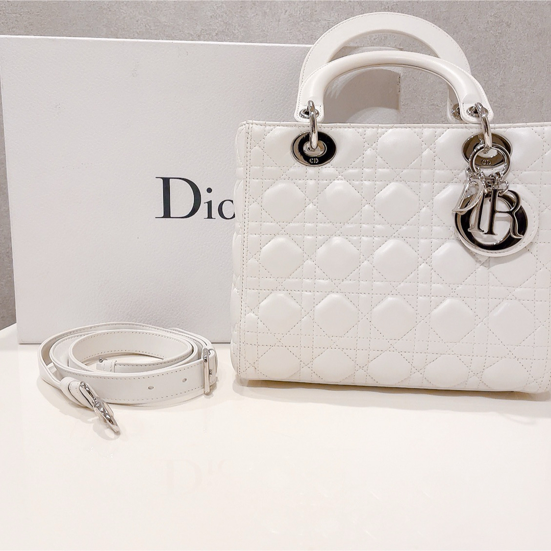 Christian Dior(クリスチャンディオール)の 美品 Dior レディディオール ミディアム シルバー金具 レディースのバッグ(ハンドバッグ)の商品写真