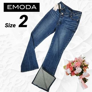 エモダ(EMODA)の新品★M★EMODAエモダ アシンメトリーフィットジャストウエストフレアジーンズ(デニム/ジーンズ)