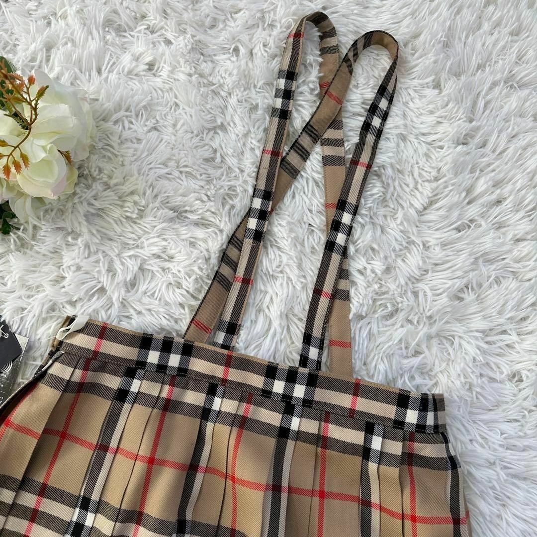 BURBERRY(バーバリー)の未使用 入手困難 BURBERRY フレア スカート L相当 ノバチェック 膝丈 レディースのスカート(ひざ丈スカート)の商品写真