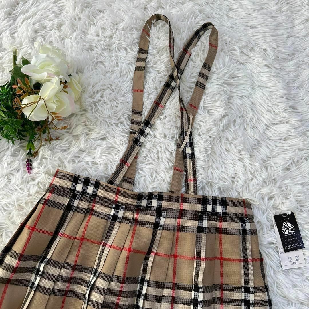 BURBERRY(バーバリー)の未使用 入手困難 BURBERRY フレア スカート L相当 ノバチェック 膝丈 レディースのスカート(ひざ丈スカート)の商品写真