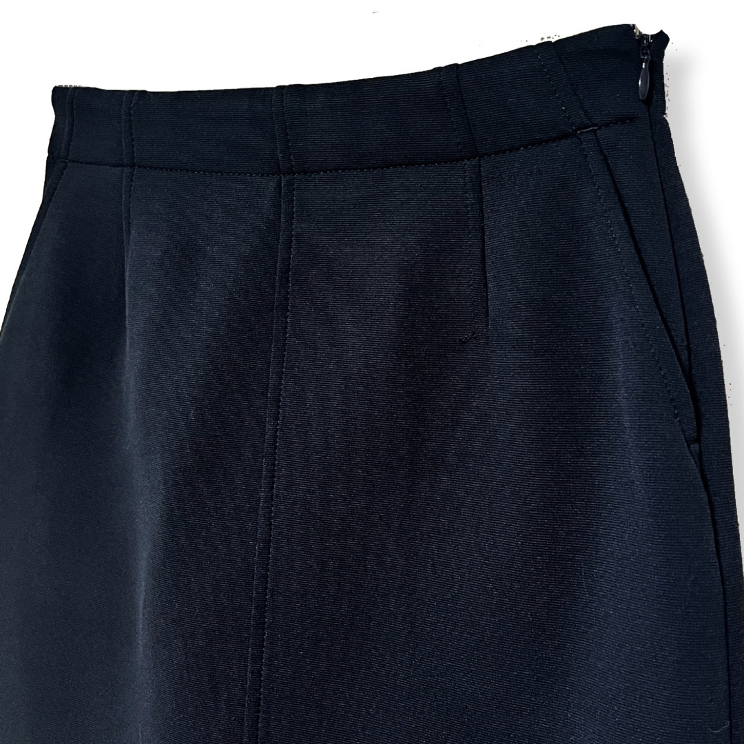 TOMORROWLAND(トゥモローランド)のざえもん様専用    ボールジィ ソフトダンボールＩラインスカート ネイビー S レディースのスカート(ひざ丈スカート)の商品写真