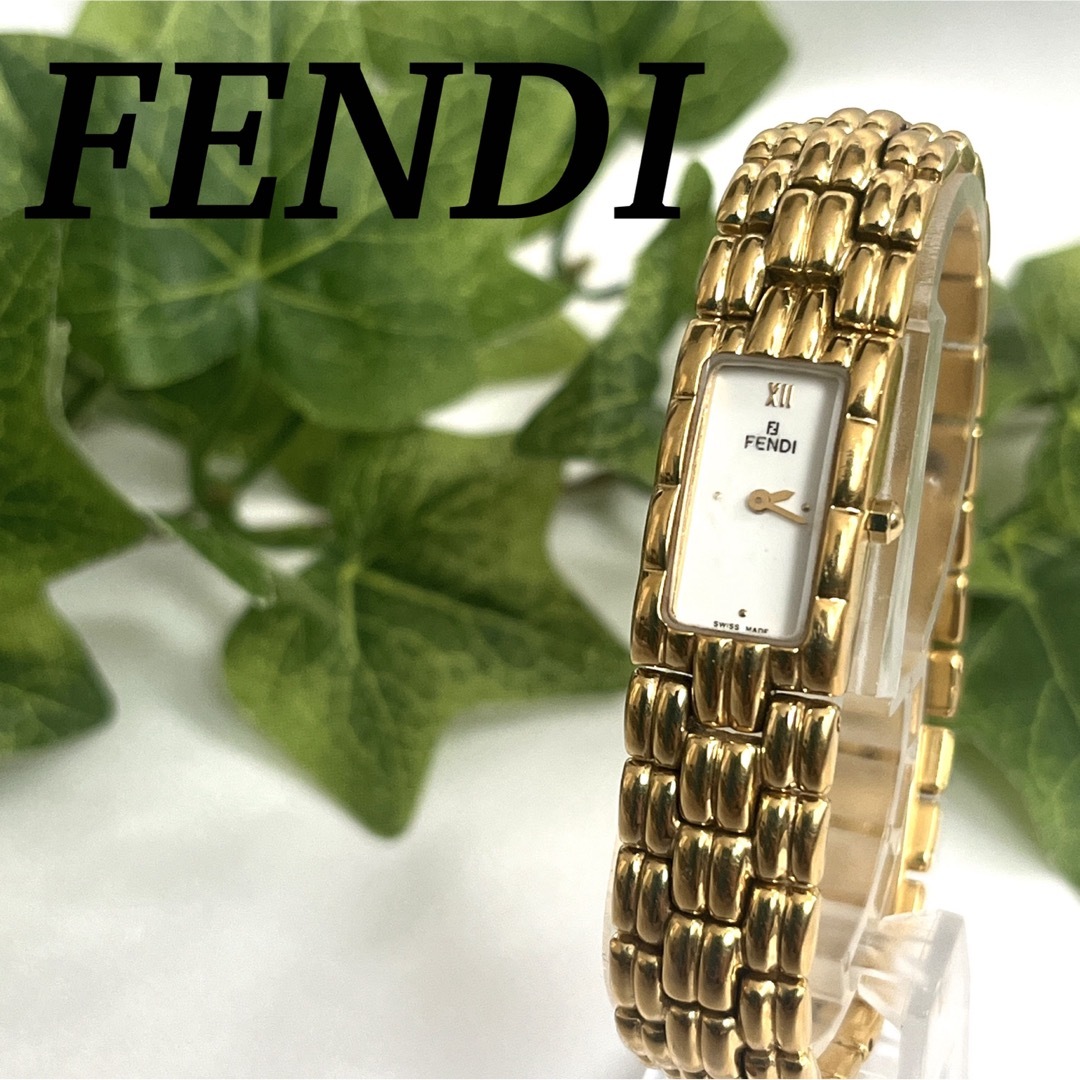 FENDI(フェンディ)のFENDI  フェンディ　腕時計　オロロジ　バングル　ヴィンテージ　ゴールド　白 レディースのファッション小物(腕時計)の商品写真