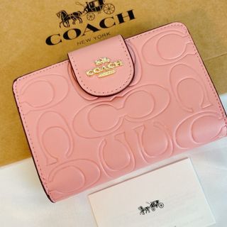 コーチ(COACH)のCOACH コーチ　二つ折り　コンパクト　財布　ピンク　レザー　(財布)