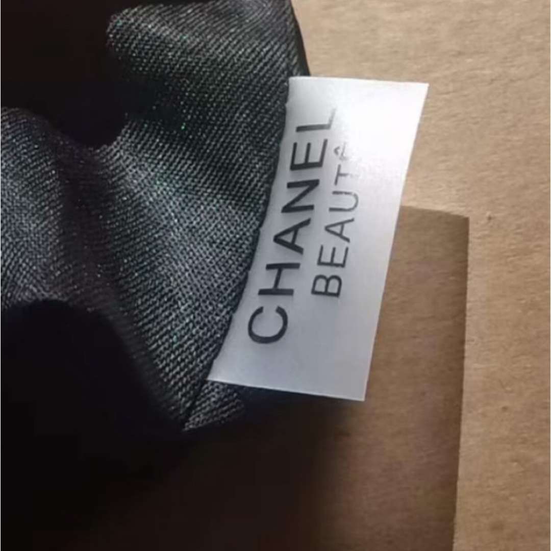 CHANEL(シャネル)のLSC様新品 CHANEL ノベルティ クラッチ ポーチ ブラック 黒 シャネル レディースのファッション小物(ポーチ)の商品写真
