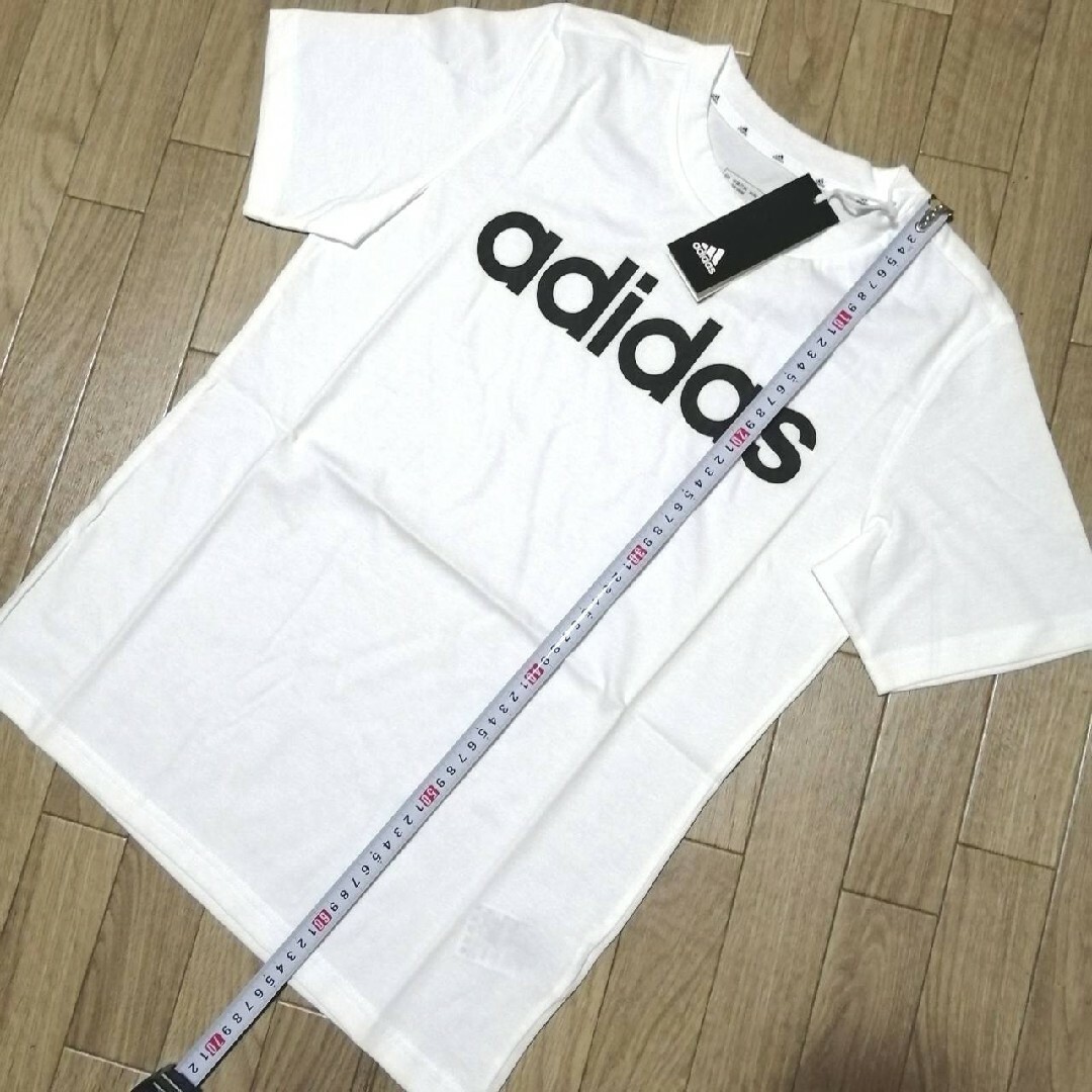 adidas(アディダス)の【大人気残りわずか】新品　アディダス　Tシャツ　2枚セット　半袖　黒　白 レディースのトップス(Tシャツ(半袖/袖なし))の商品写真