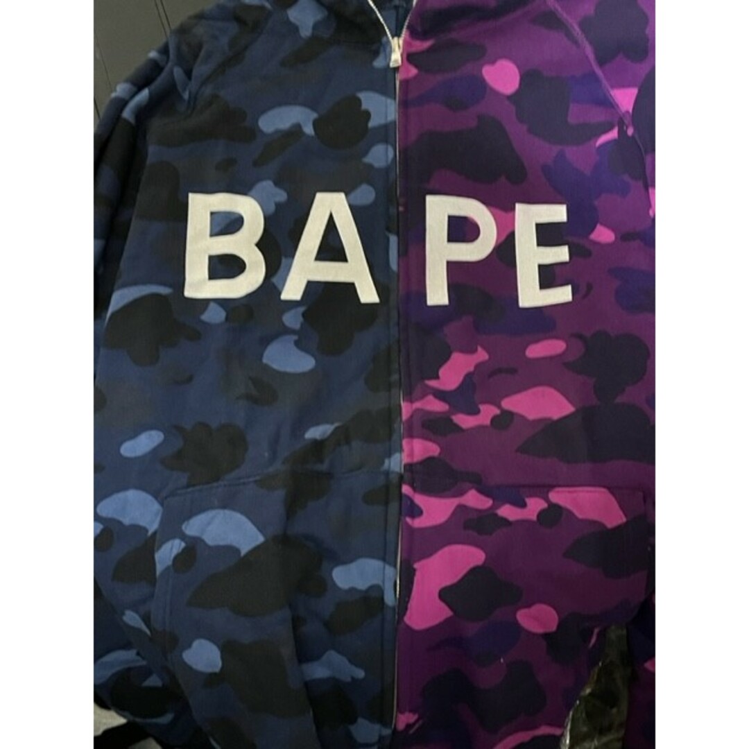 A BATHING APE(アベイシングエイプ)のA BATHING APEドッキングパーカー青紫カモ メンズのトップス(パーカー)の商品写真