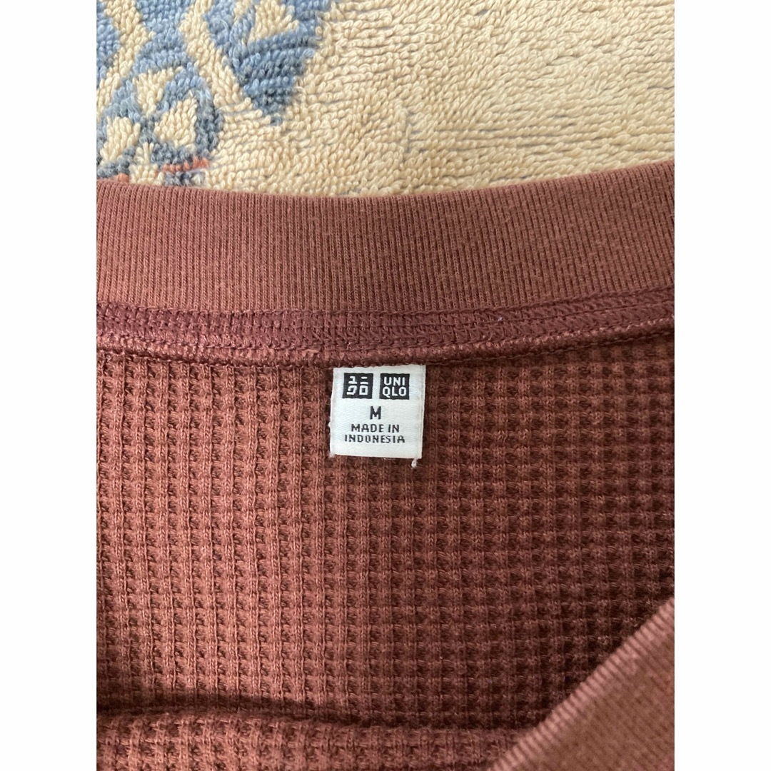 UNIQLO(ユニクロ)のユニクロ　ワッフルクルーネックT ブラウン　M レディースのトップス(Tシャツ(長袖/七分))の商品写真