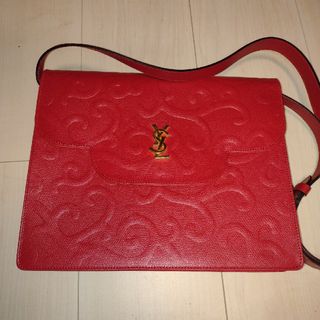 イヴサンローラン(Yves Saint Laurent)のイブサンローラン　クラッチバッグ　唐草模様　レッド(クラッチバッグ)