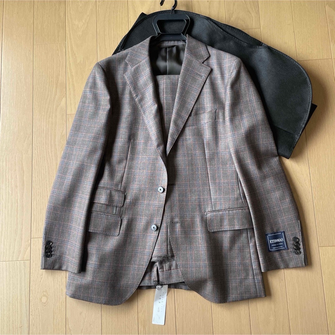 THE SUIT COMPANY(スーツカンパニー)のE.THOMAS生地スーツカンパニースーツ チェック柄　175-6D 新品未使用 メンズのスーツ(セットアップ)の商品写真