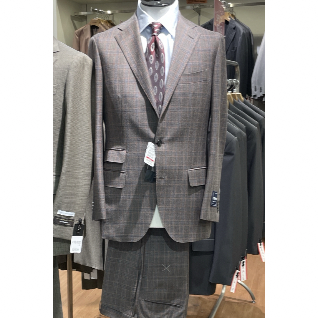 THE SUIT COMPANY(スーツカンパニー)のE.THOMAS生地スーツカンパニースーツ チェック柄　175-6D 新品未使用 メンズのスーツ(セットアップ)の商品写真