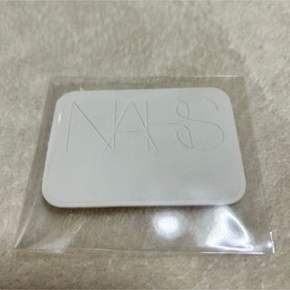 ナーズ(NARS)のNARS ライトリフレクティングセッティングパウダー　プレスト　パフ1枚(パフ・スポンジ)