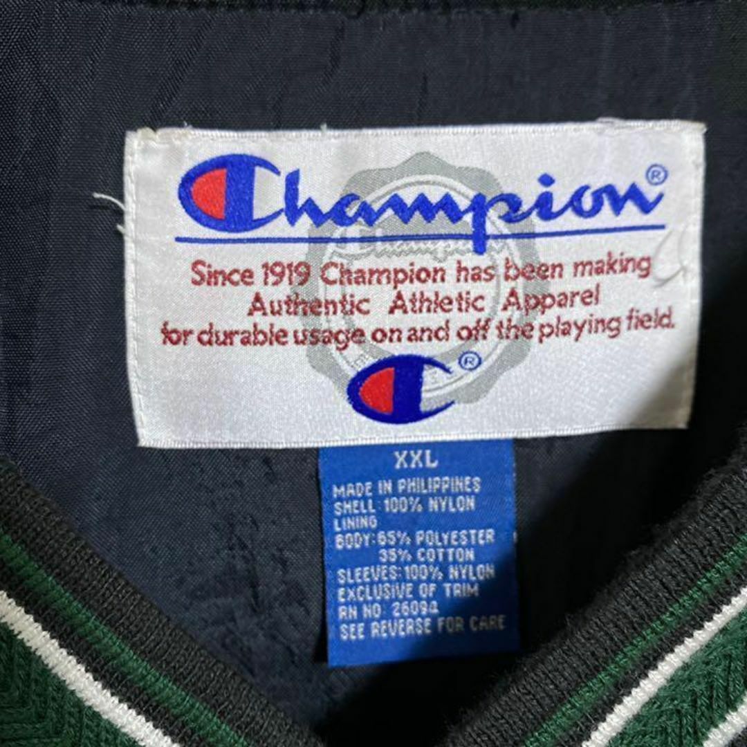 Champion(チャンピオン)のチャンピオン Vネック ナイロン チームロゴ 2XL 緑 古着 長袖 アウター メンズのジャケット/アウター(ナイロンジャケット)の商品写真